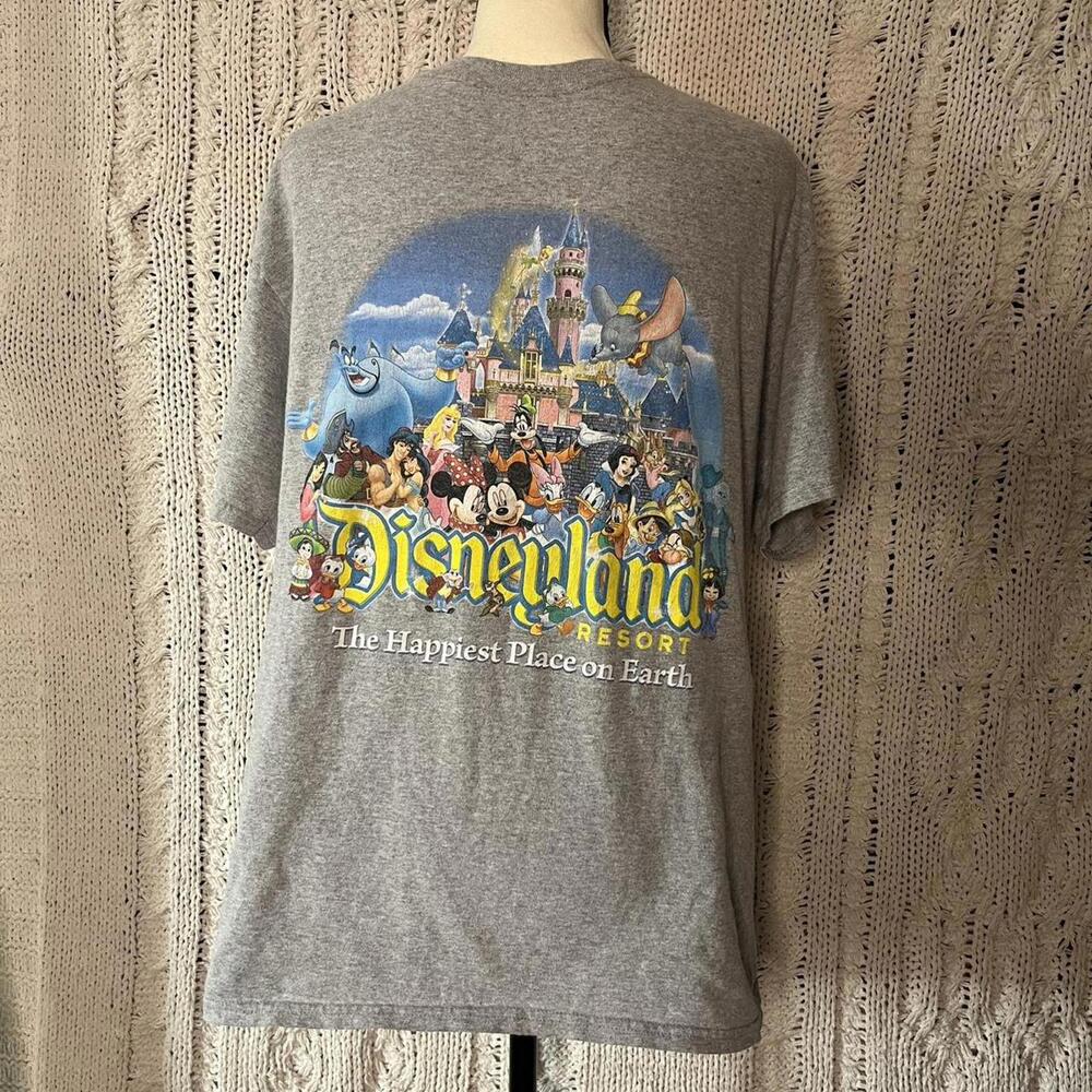 Vintage Disneyland Resort The Happiest Place On Earth grey t-shirt. Size medium